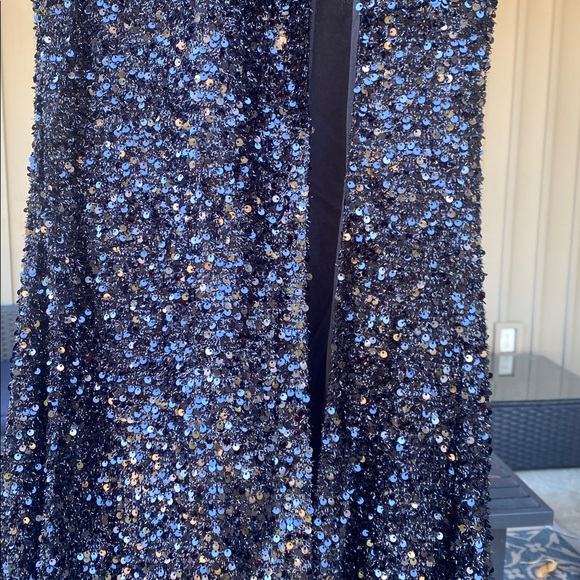 MISSORD OPEN BACK SPLIT THIGH SEQUINS PROM DRESS /  SIZE:  M / COLOR: BLACK - Picture 7 of 10